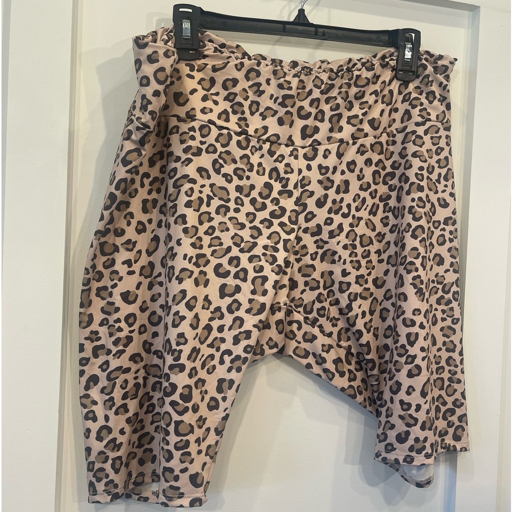 Leopard bicycle shorts